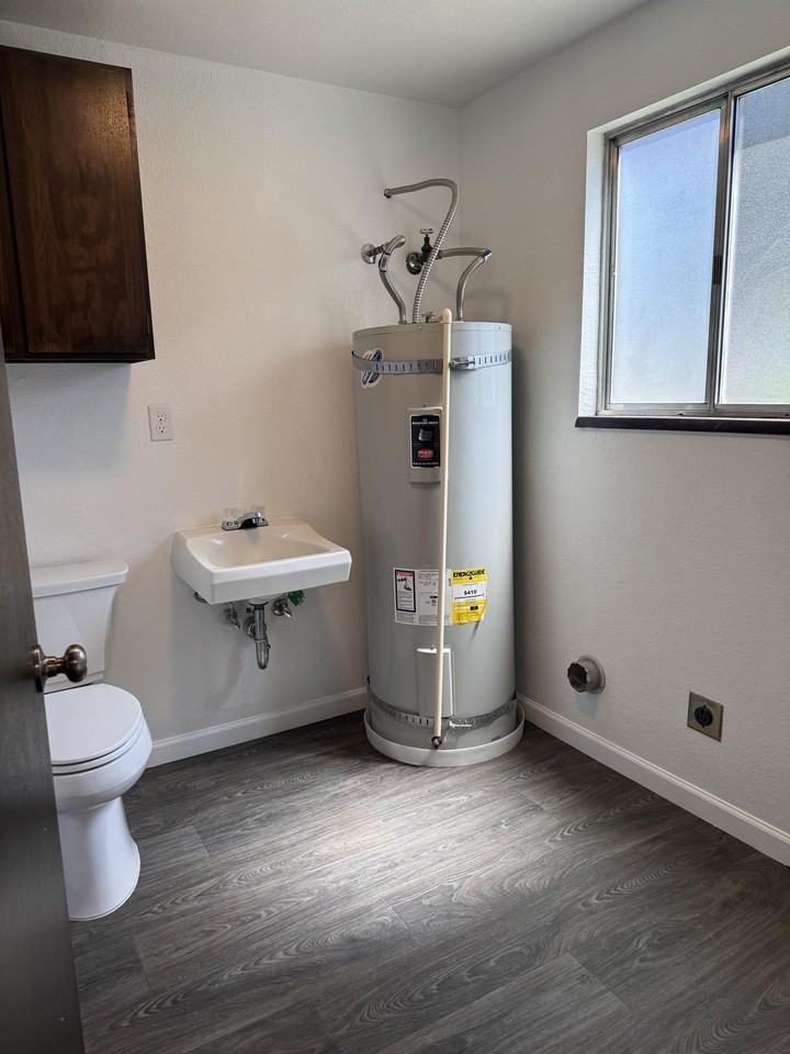 Bettis Wagoner Apts - Bldg 04 - Photo 3 of 10