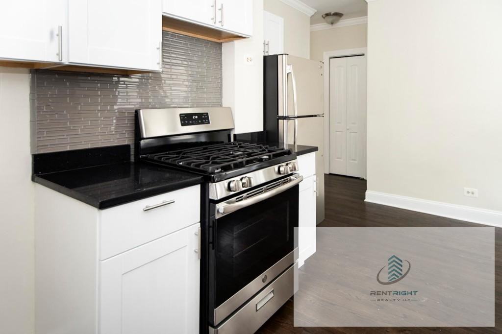 3815 N Greenview Ave #3819-5-2W - Photo 3 of 7
