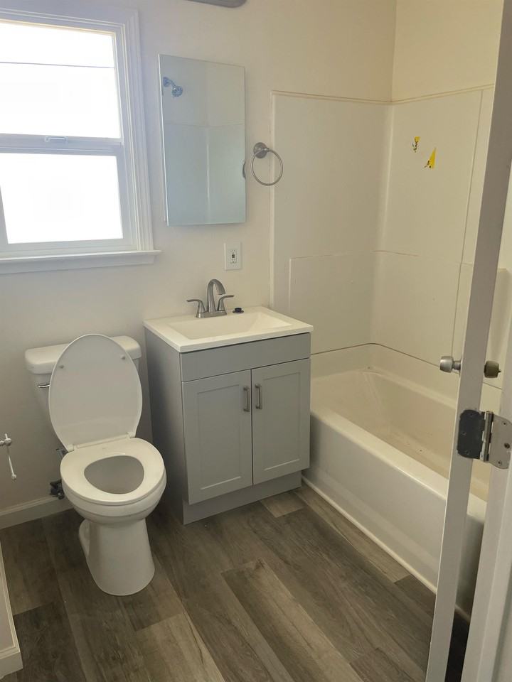 1021 J Street - Photo 7 of 17