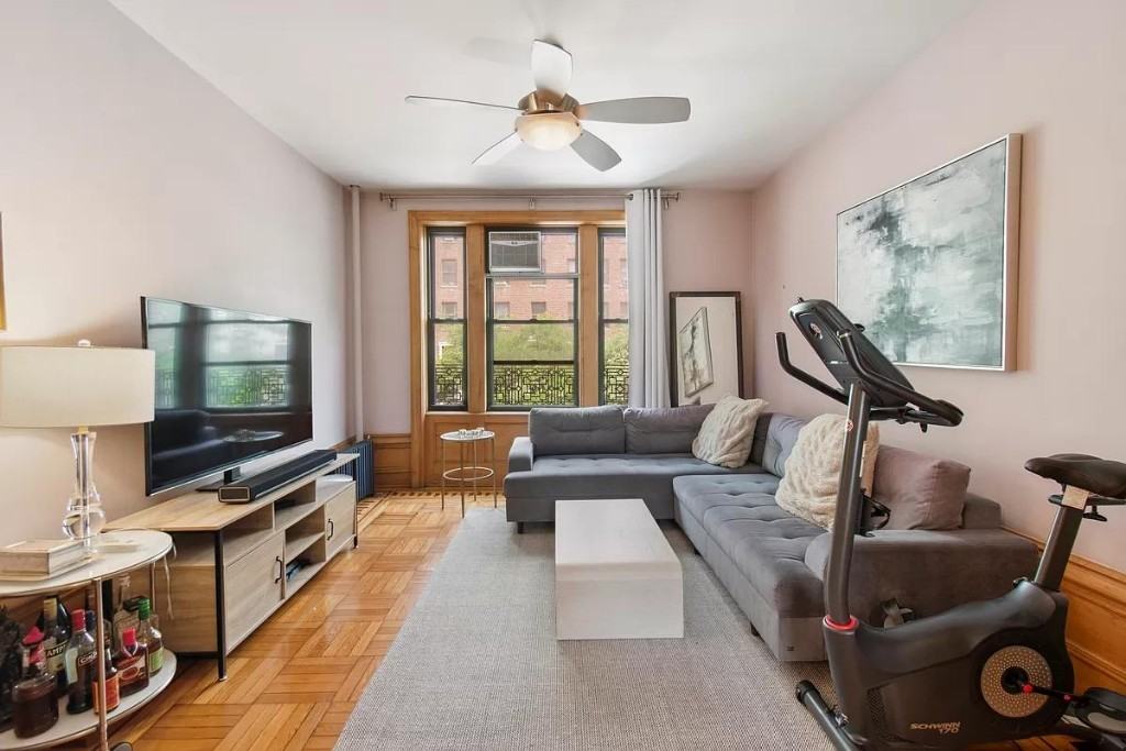 W 106th St #3H - Photo 2 of 12