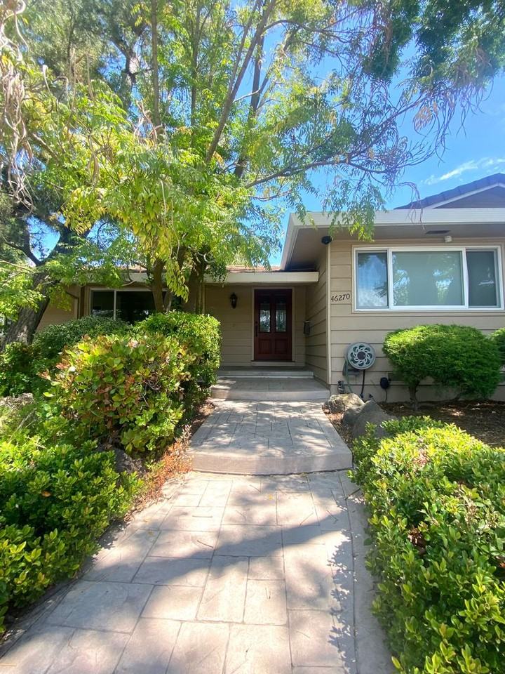 46270 Klamath St - Photo 3 of 28