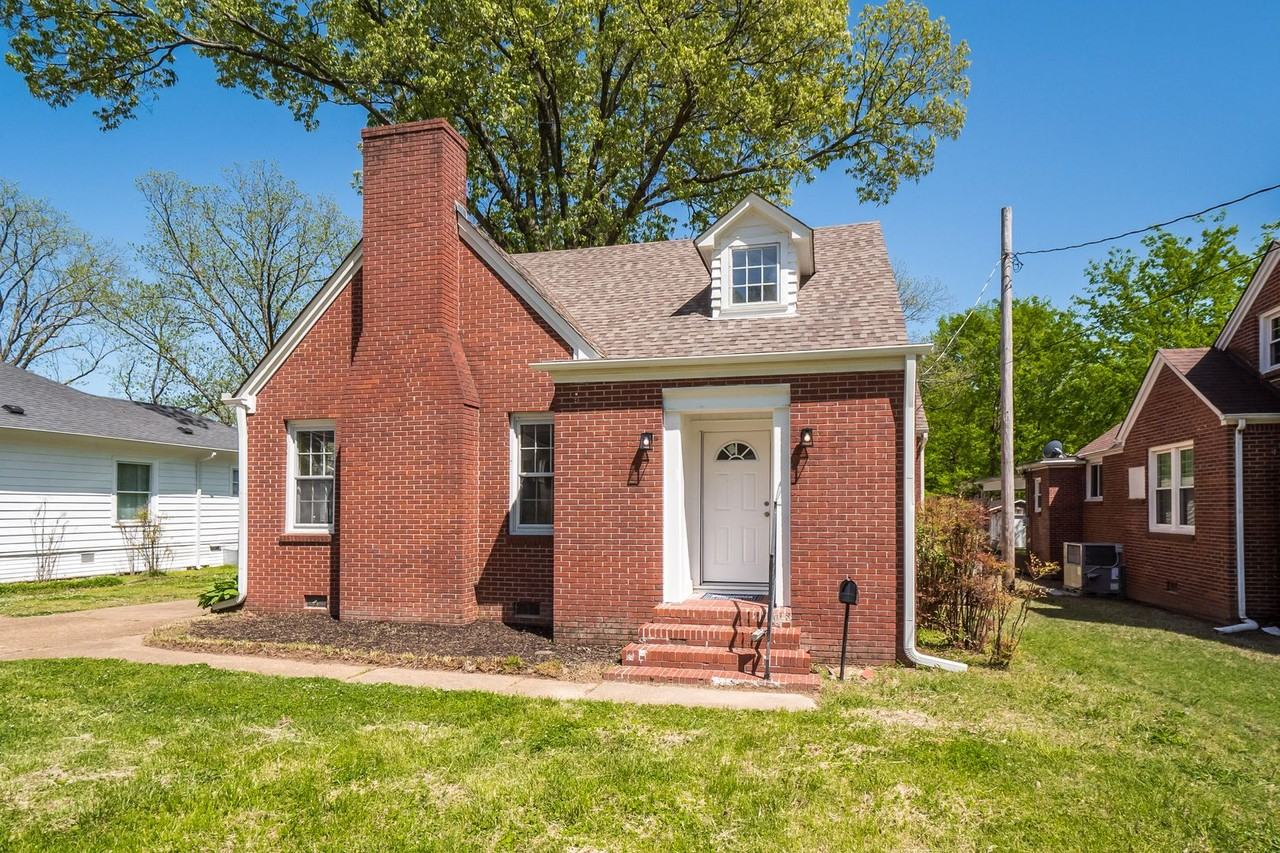 628 S Maple St - Photo 3 of 38