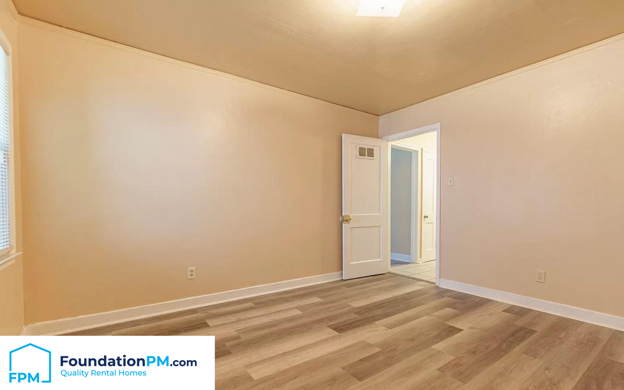 2061 Pendleton St - Photo 7 of 9