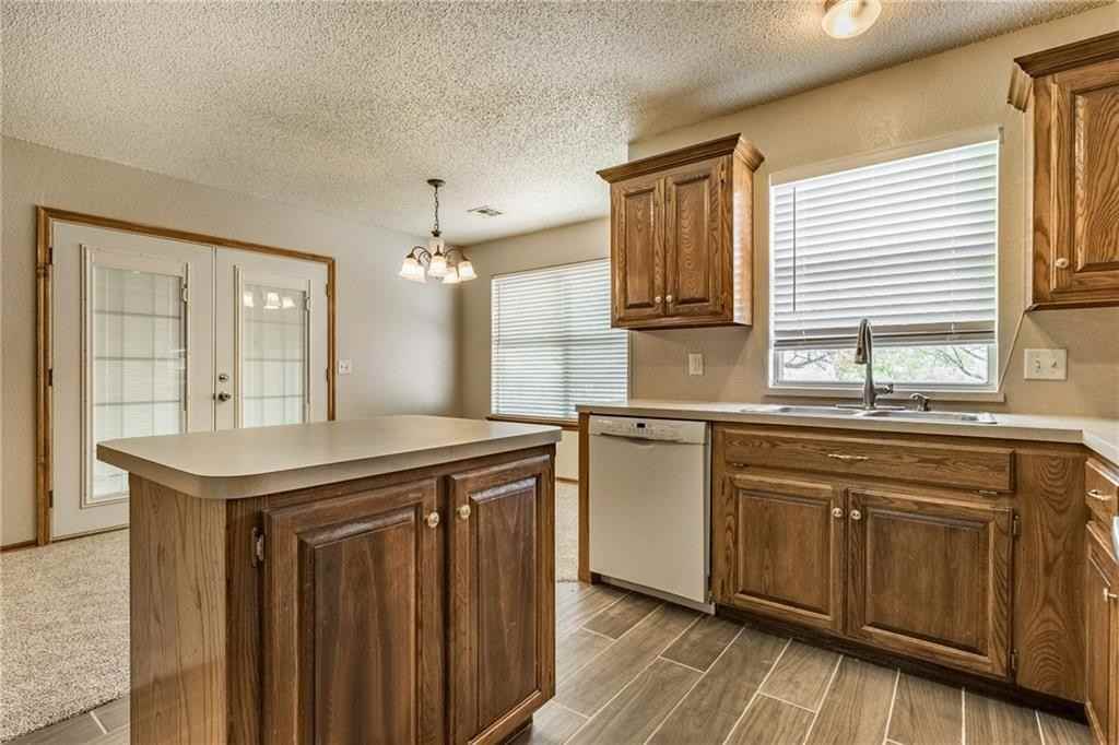 8901 Nw 85th Pl - Photo 6 of 13