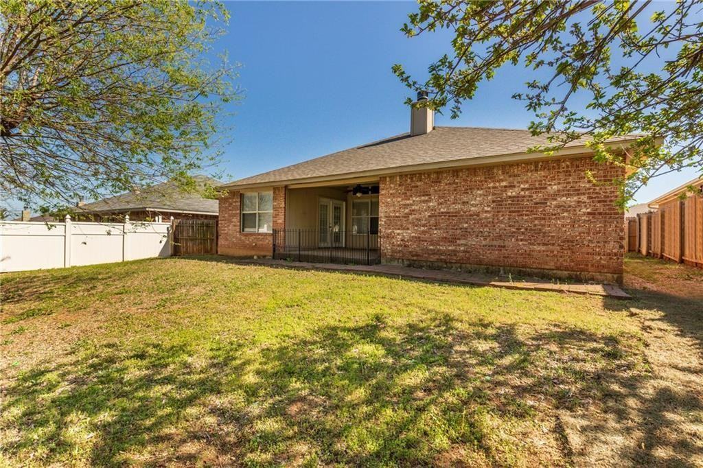 8901 Nw 85th Pl - Photo 2 of 13