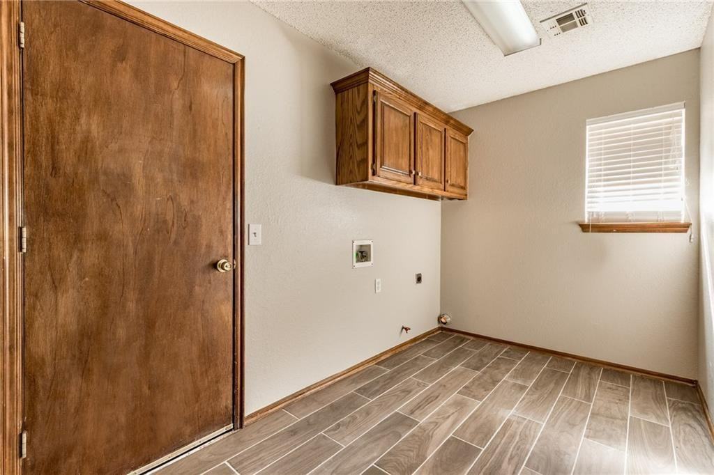 8901 Northwest 85th Place - Photo 4 of 13