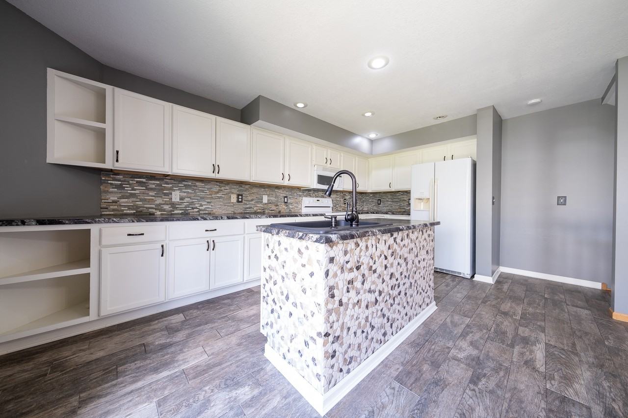 801 Bradbury Cir #1 - Photo 2 of 26