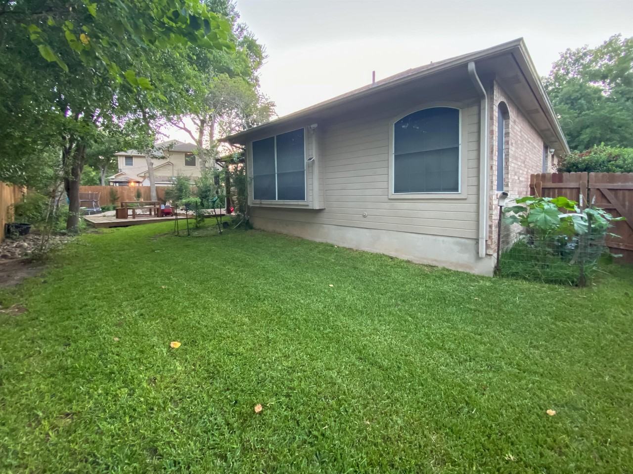 3009 Sussex Gardens Ln - Photo 5 of 37