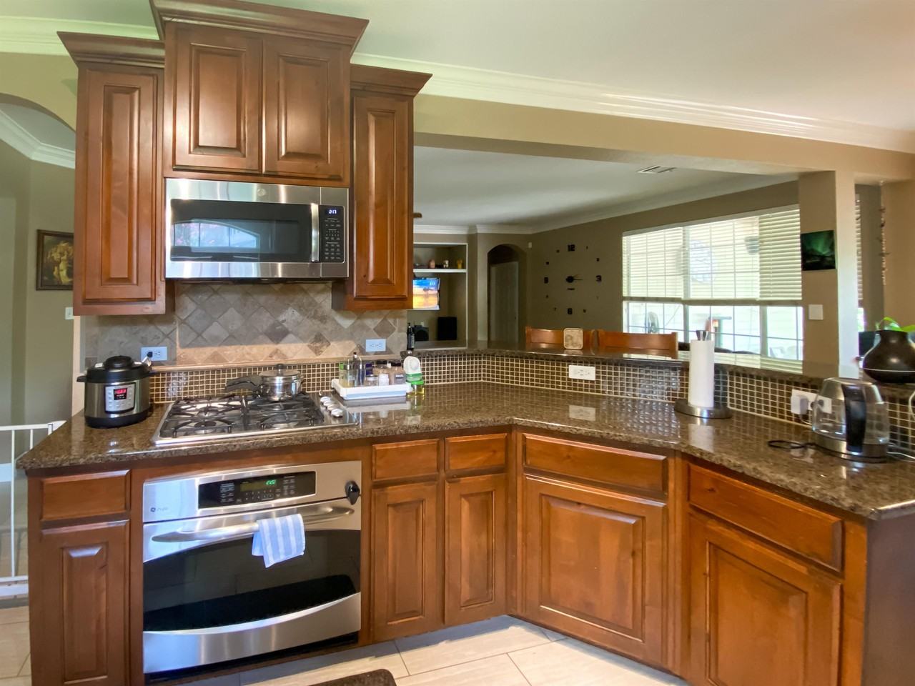 3009 Sussex Gardens Ln - Photo 2 of 37