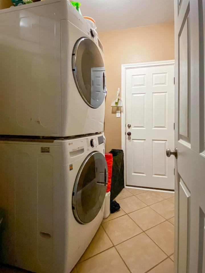 3009 Sussex Gardens Ln - Photo 5 of 37