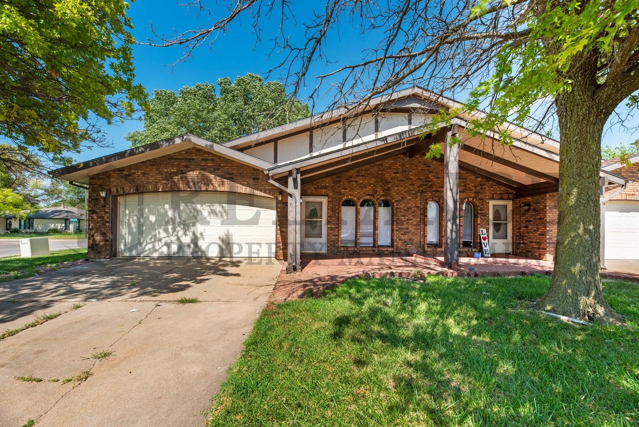 2200 S White Oak Dr, Wichita, KS 67207 4 Bedroom House for 1,295/month