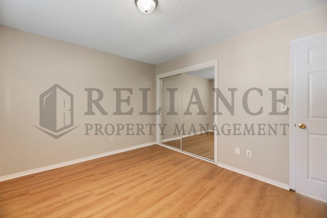 2200 S White Oak Dr - Photo 2 of 29