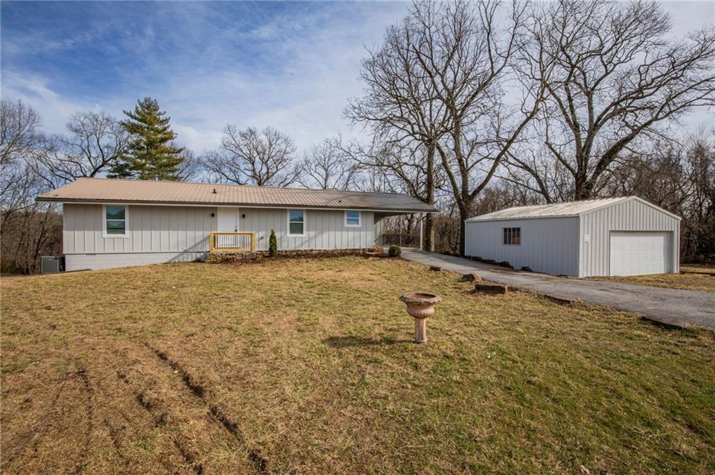 18445 Posy Mountain Dr - Photo 3 of 27