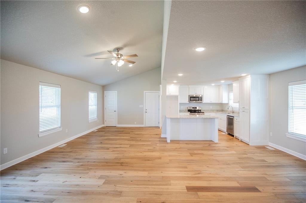 18445 Posy Mountain Dr - Photo 2 of 27