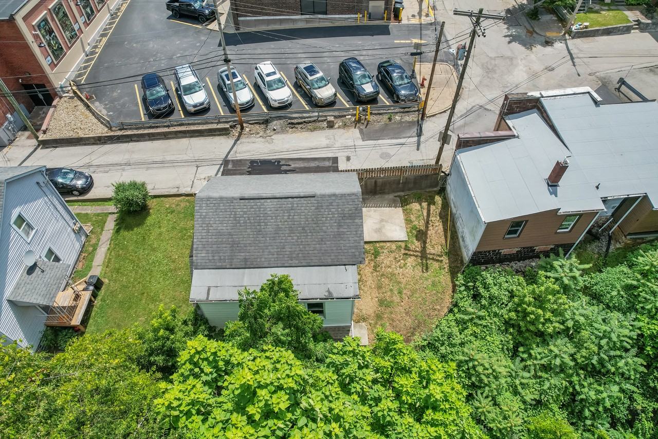 124 Western Ave - Photo 3 of 28