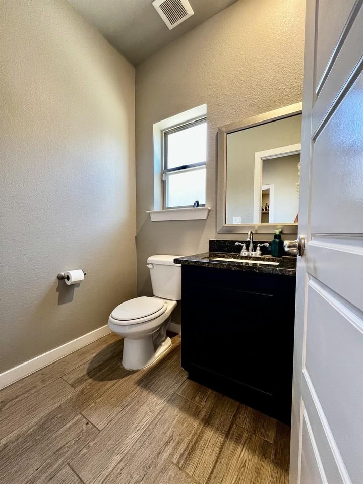 11546 Wayne Carreon St - Photo 5 of 37