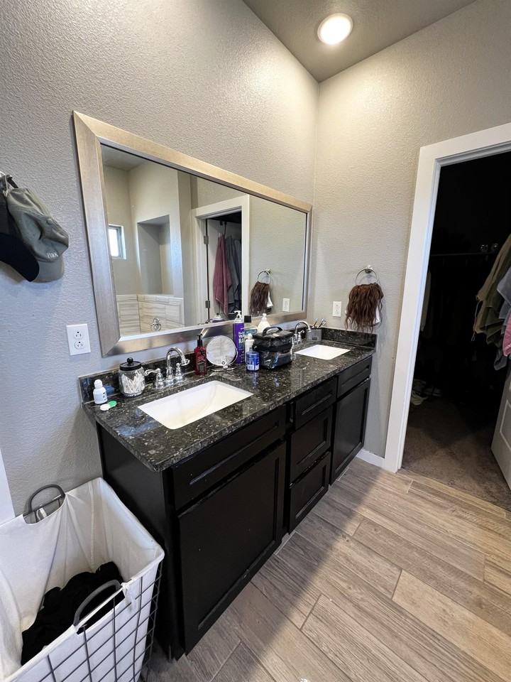 11546 Wayne Carreon St - Photo 2 of 37