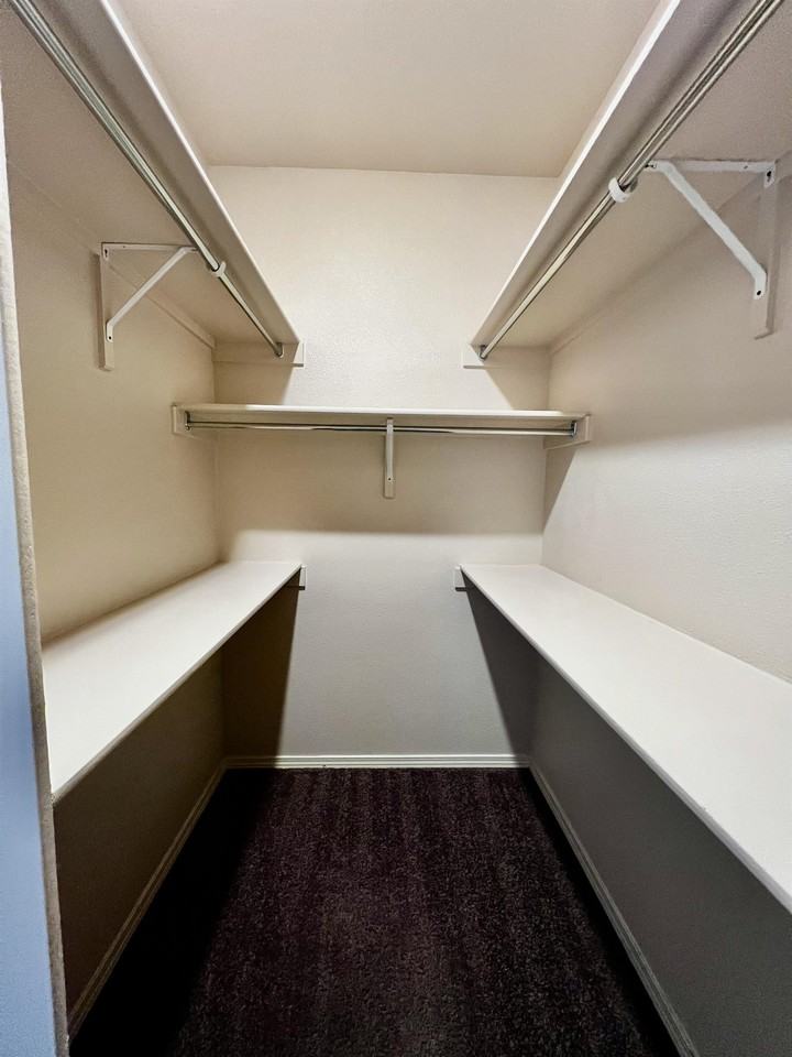 1747 Breeder Cup Way - Photo 4 of 37