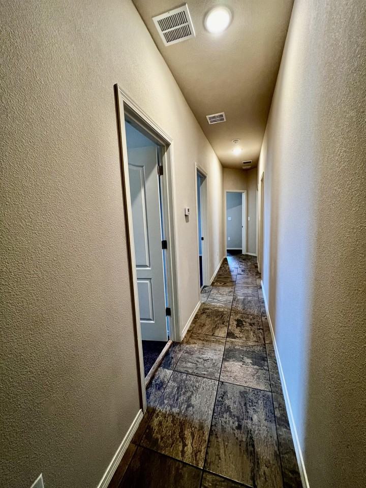 1747 Breeder Cup Way - Photo 3 of 37