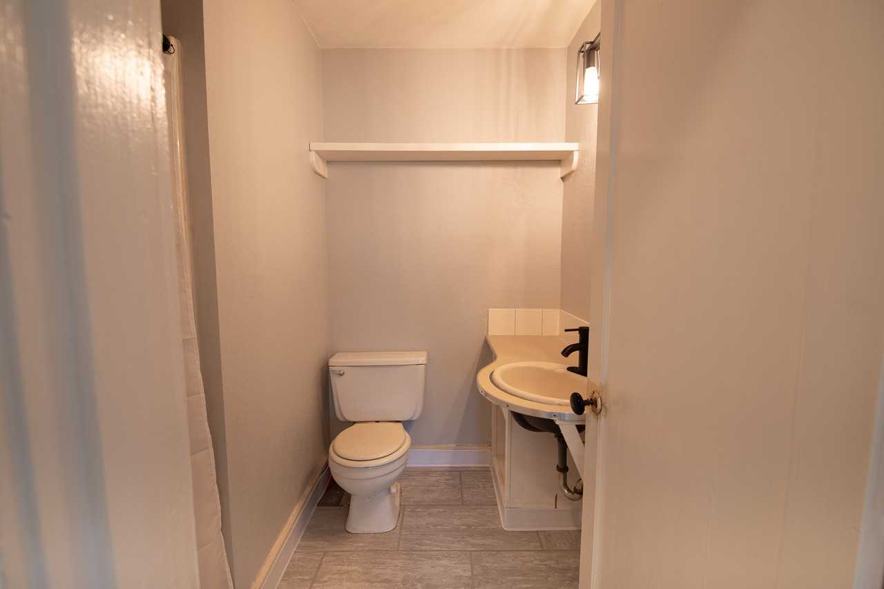 791 Rosemont Ave Nw - Photo 4 of 29