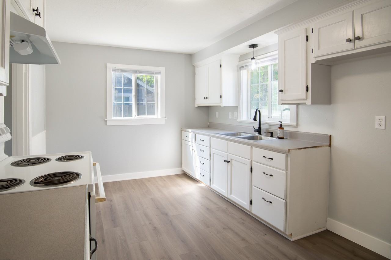 791 Rosemont Ave Nw - Photo 4 of 29