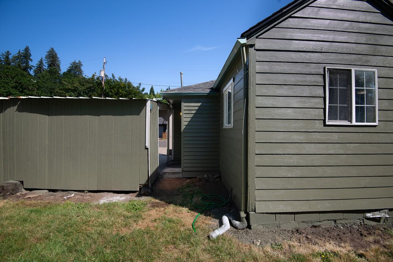 791 Rosemont Ave Nw - Photo 4 of 29