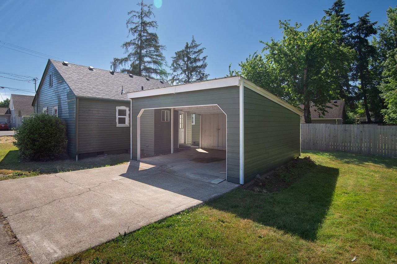 791 Rosemont Ave Nw - Photo 4 of 29