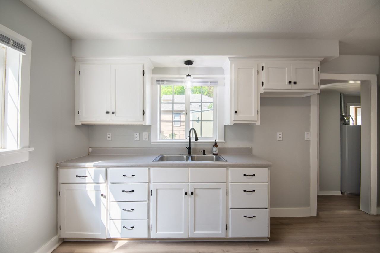 791 Rosemont Ave Nw - Photo 2 of 29