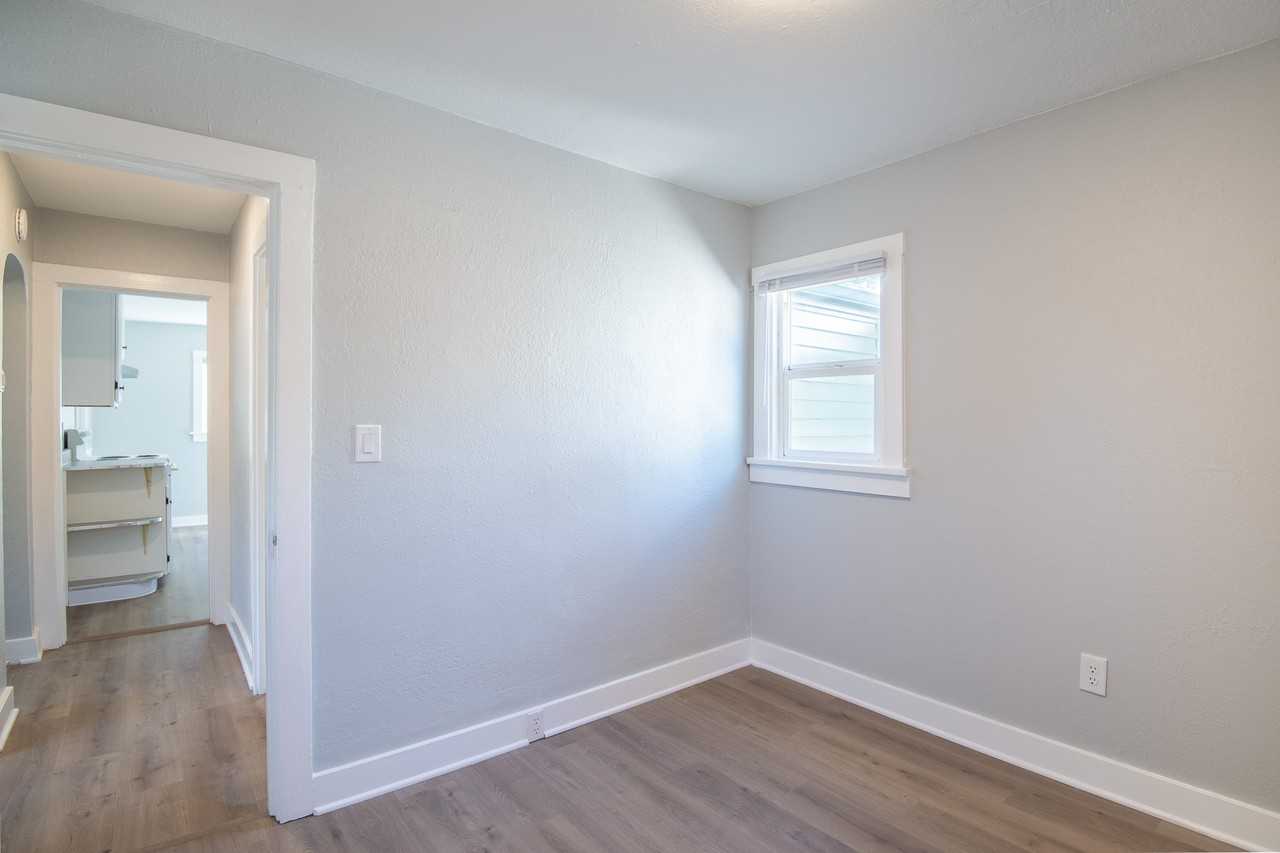 791 Rosemont Ave Nw - Photo 3 of 29