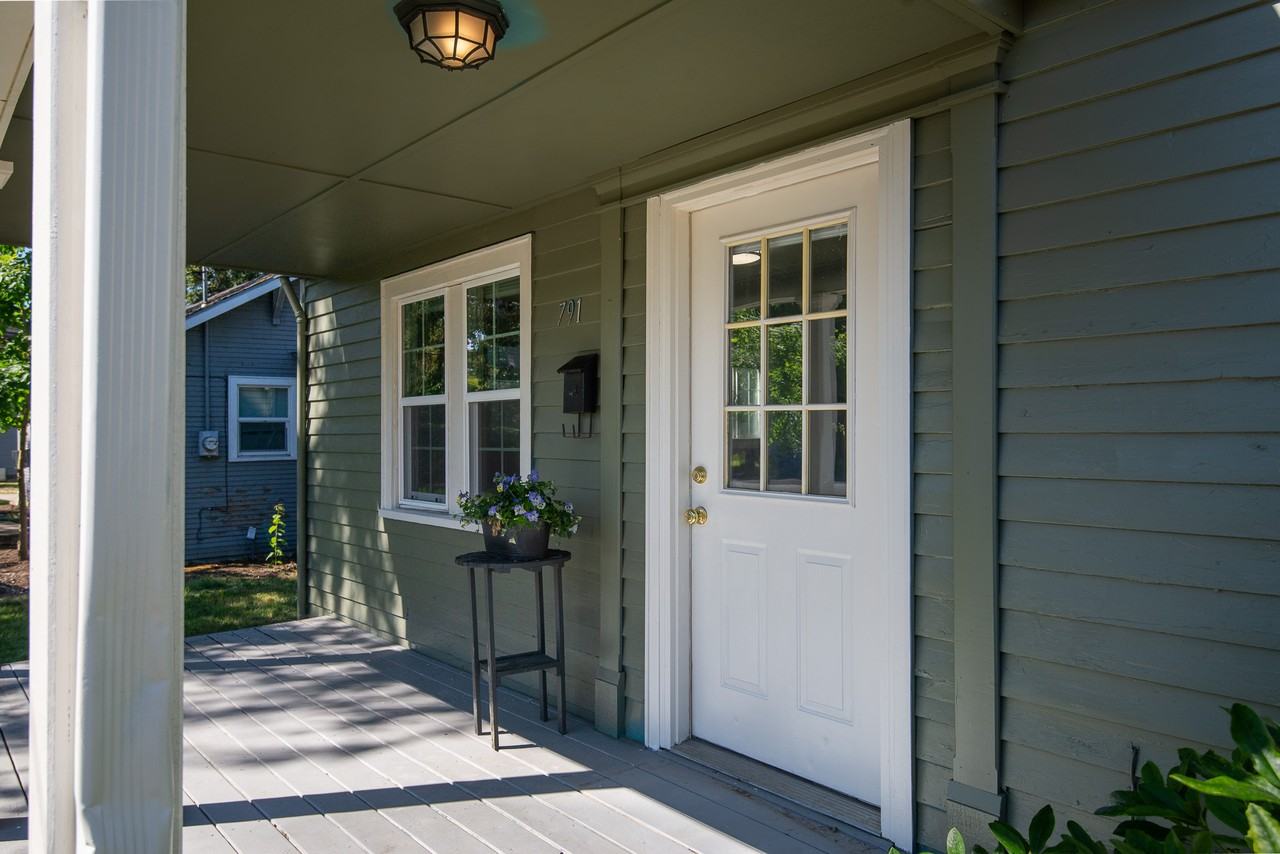 791 Rosemont Ave Nw - Photo 3 of 29