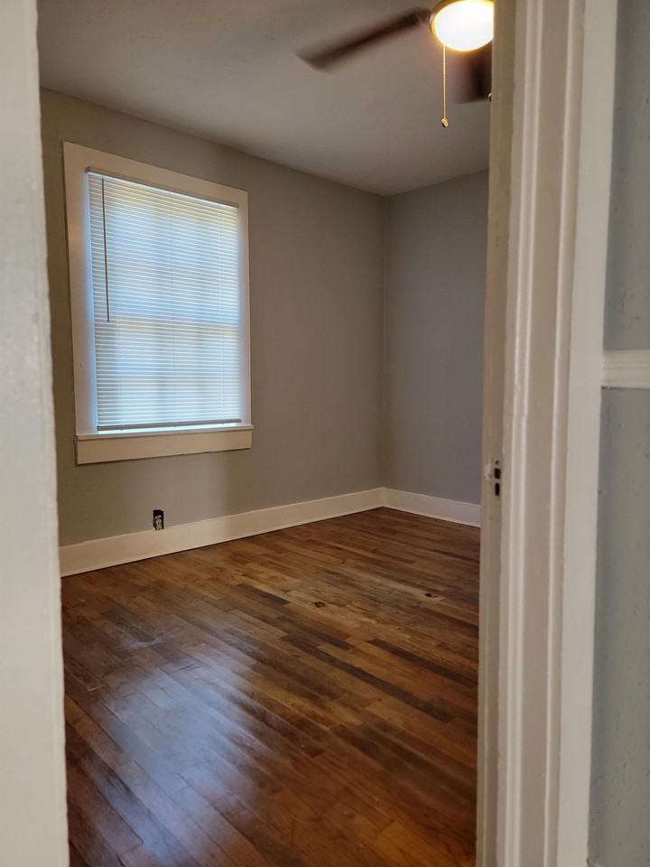 222 S 21st Ave - Photo 3 of 7