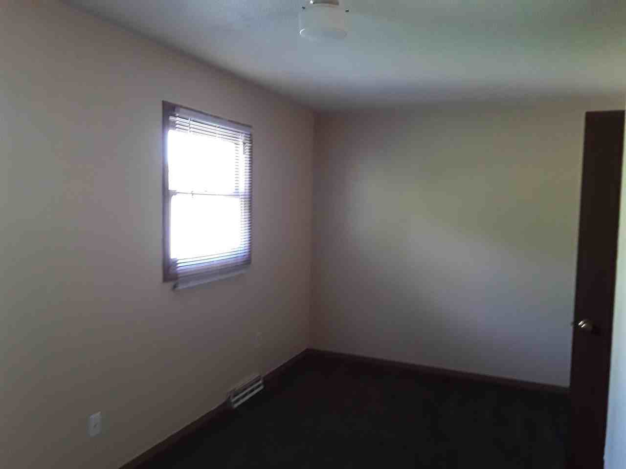 2131 Franklin Ave - Photo 7 of 8