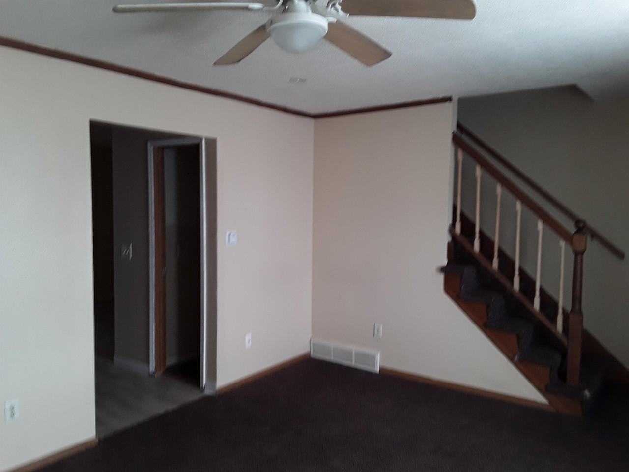 2131 Franklin Ave - Photo 2 of 8