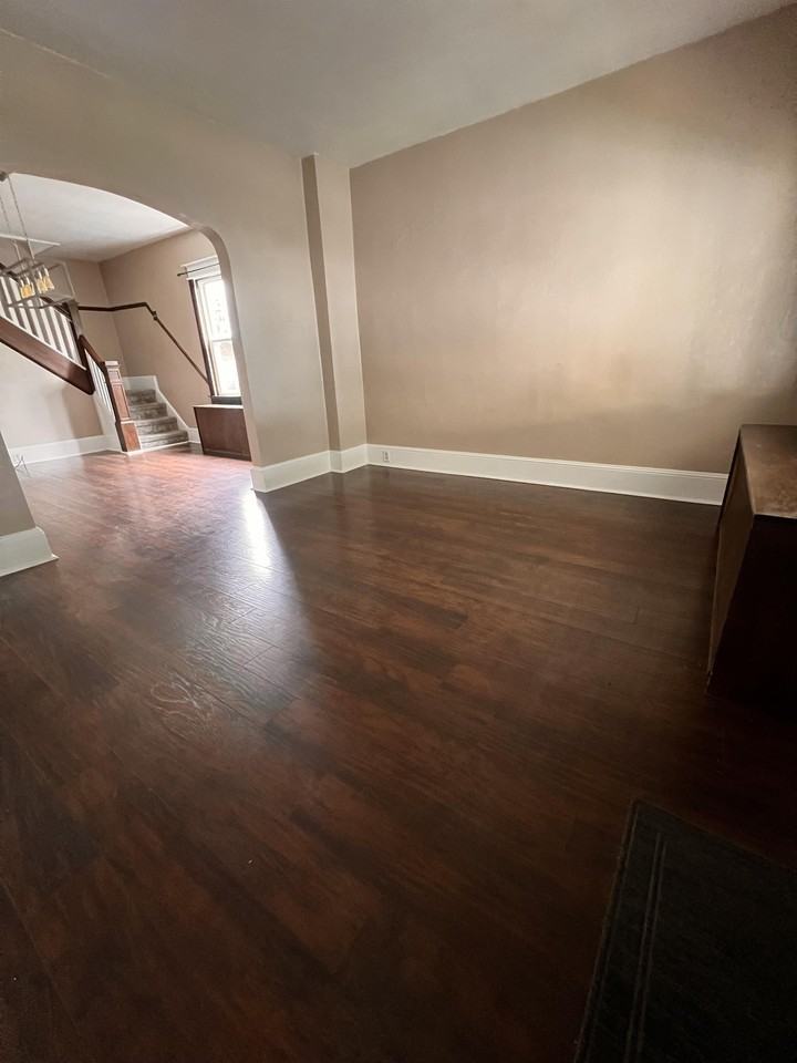 545 Cleveland St - Photo 2 of 19