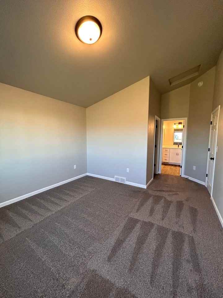 236 Parkway Drive - Photo 6 of 20