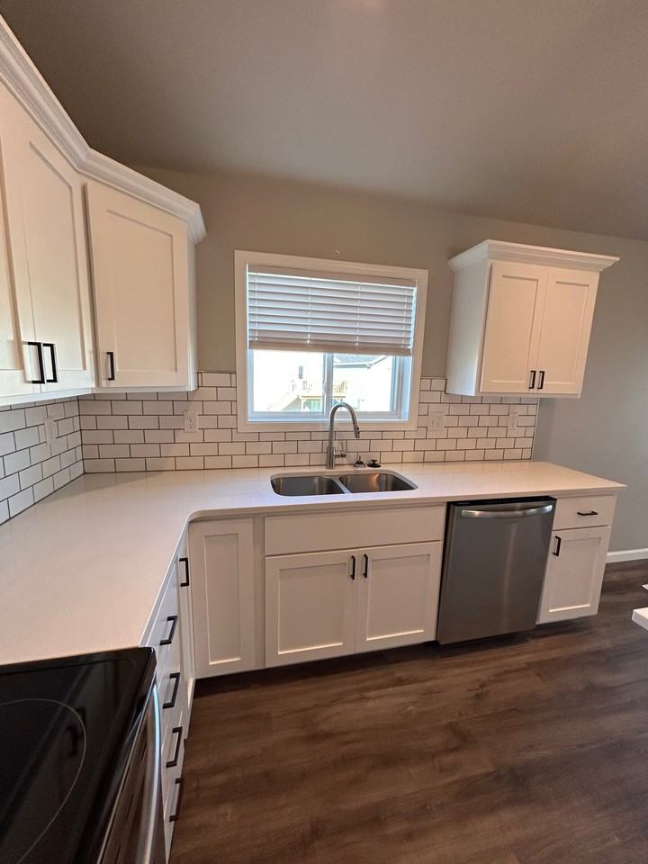 236 Parkway Drive - Photo 3 of 20