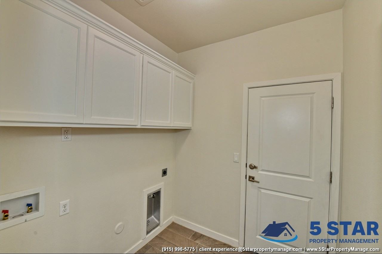 233 Epsom Dr - Photo 4 of 47