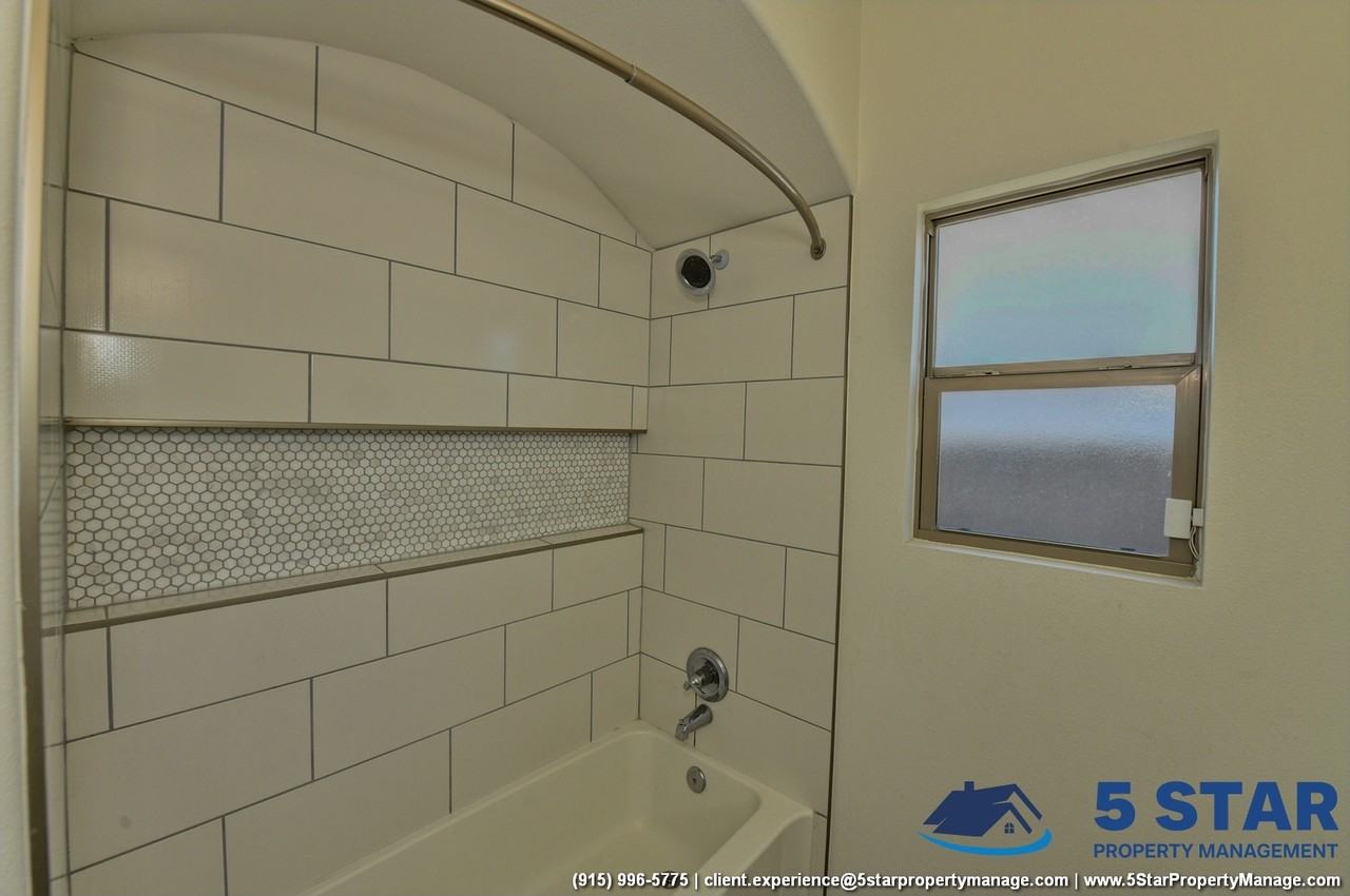 233 Epsom Dr - Photo 7 of 47
