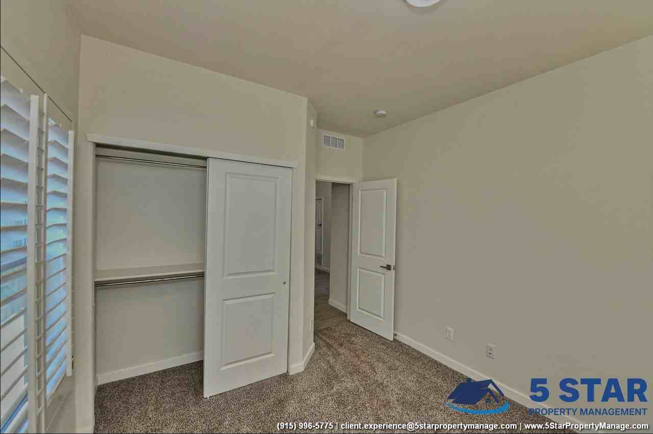 233 Epsom Dr - Photo 2 of 47