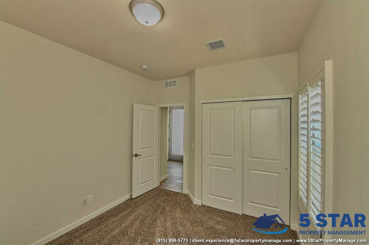 233 Epsom Dr - Photo 5 of 47