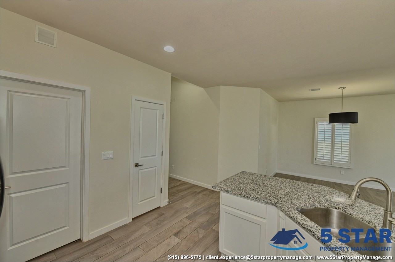 233 Epsom Dr - Photo 4 of 47