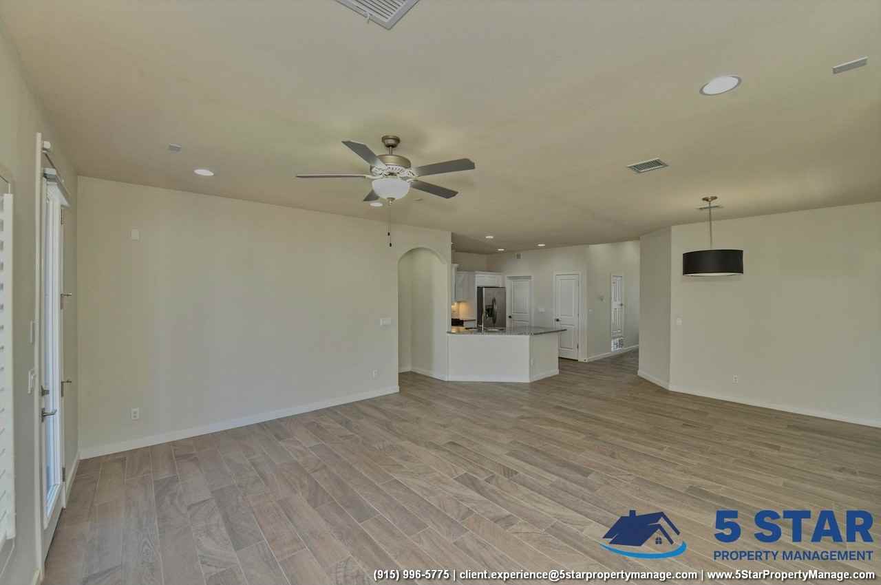 233 Epsom Dr - Photo 4 of 47