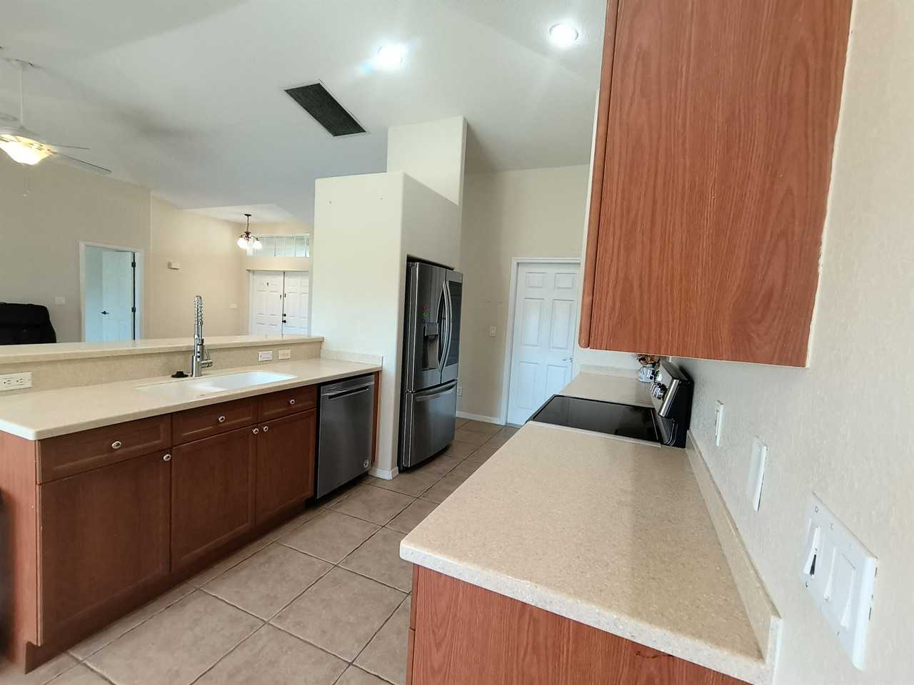 2208 Northwest 18th Avenue - Photo 2 of 27