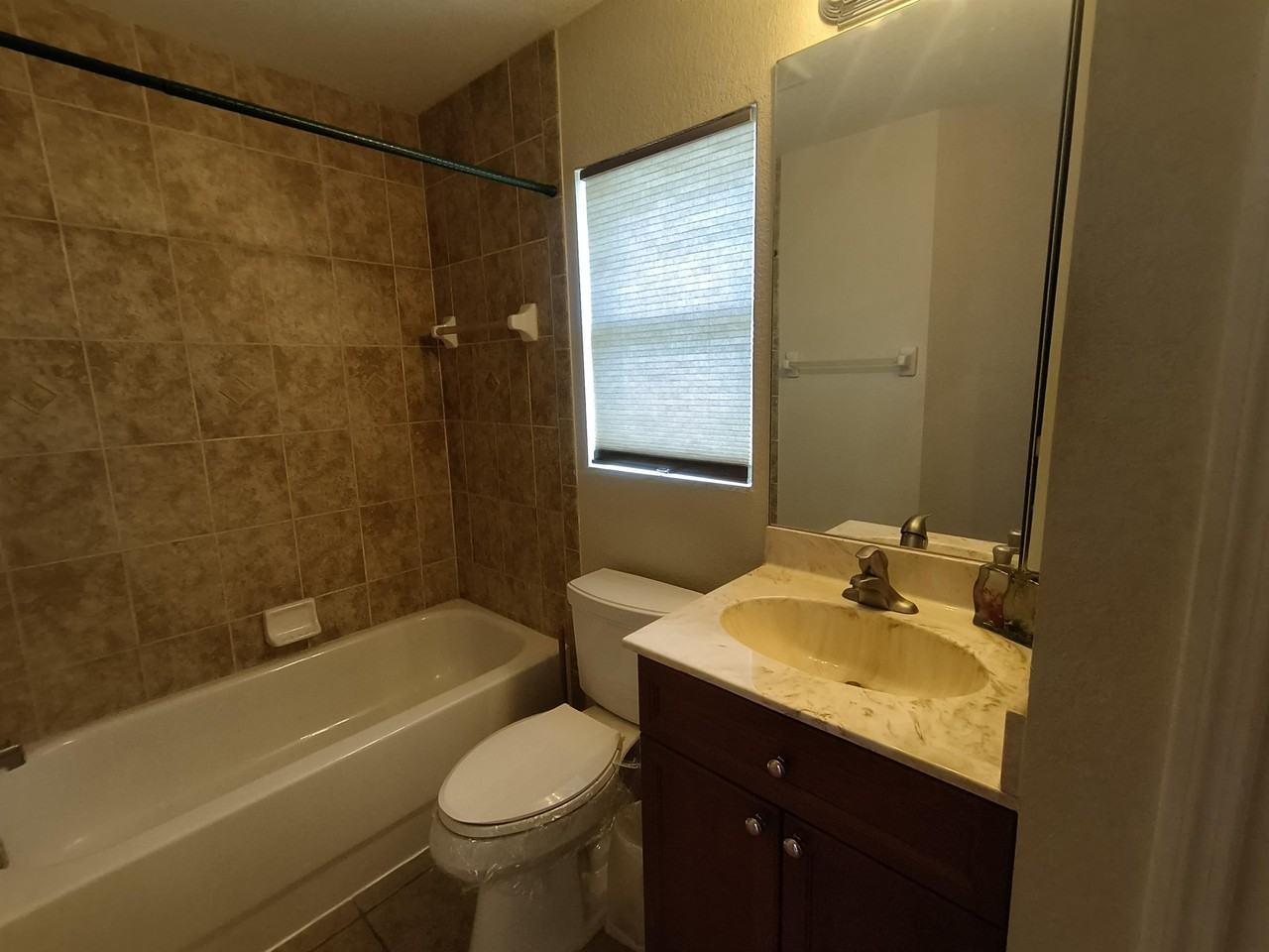 2208 Nw 18th Ave - Photo 6 of 27