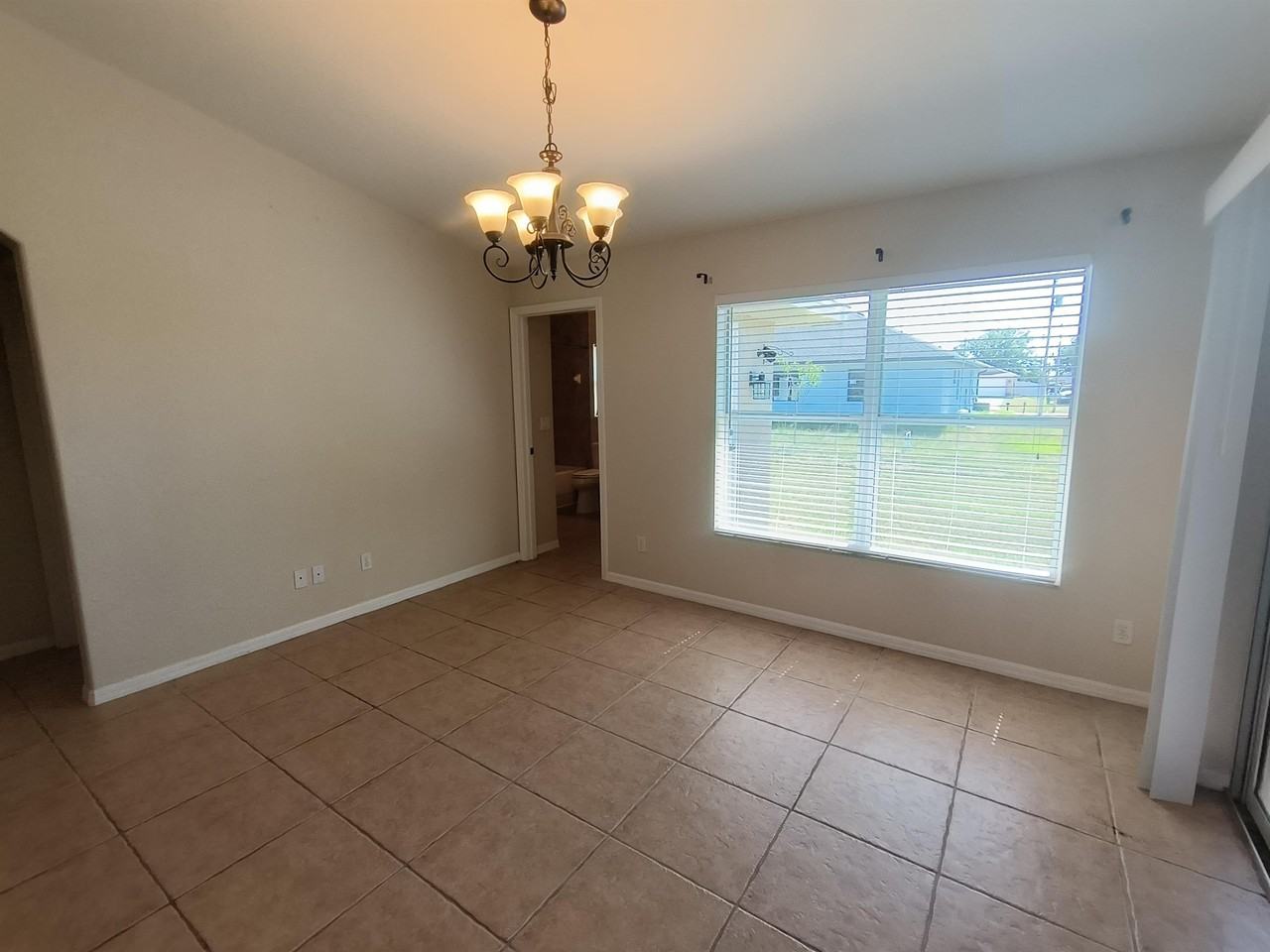 2208 Northwest 18th Avenue - Photo 6 of 27