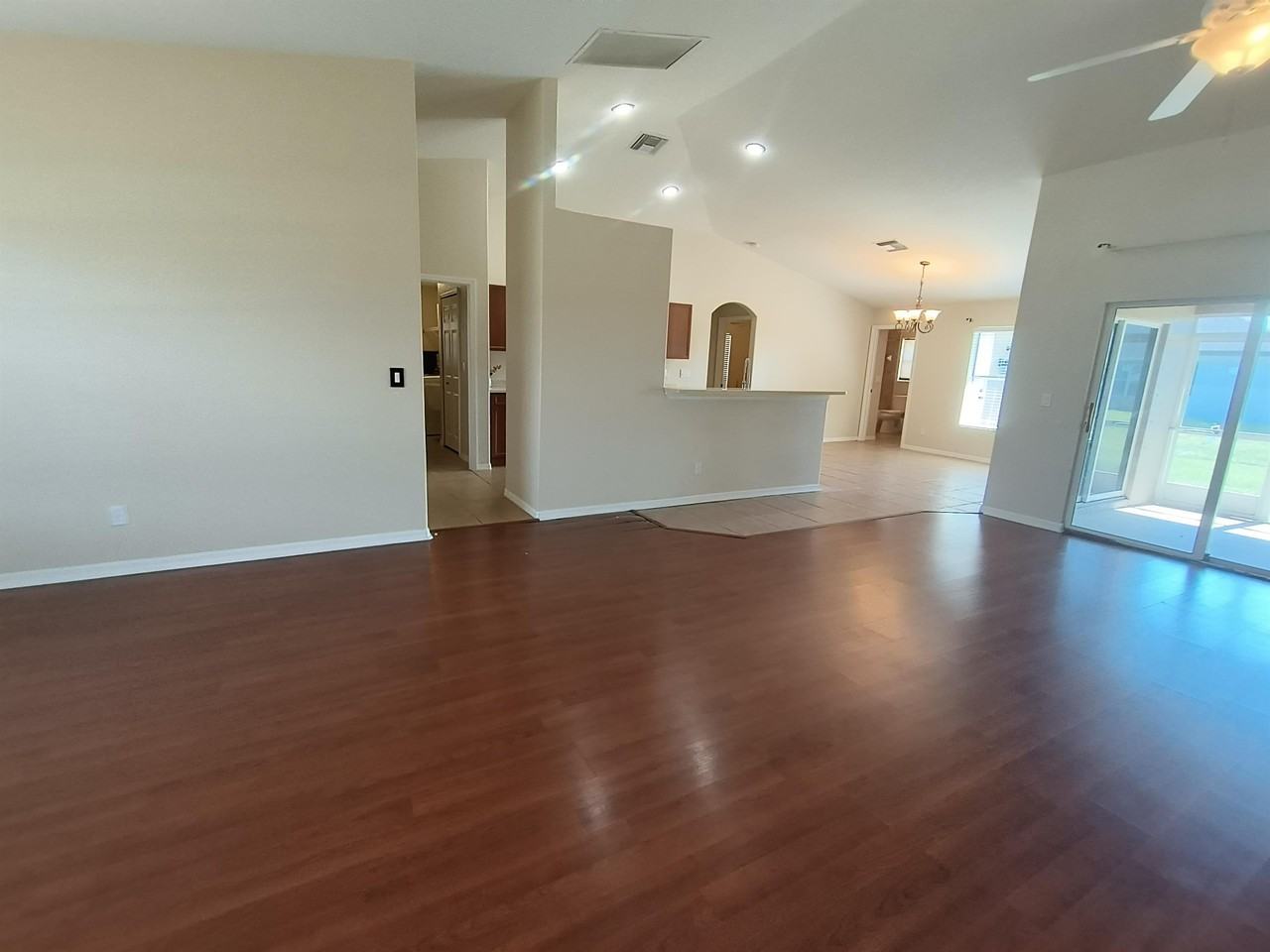 2208 Northwest 18th Avenue - Photo 4 of 27