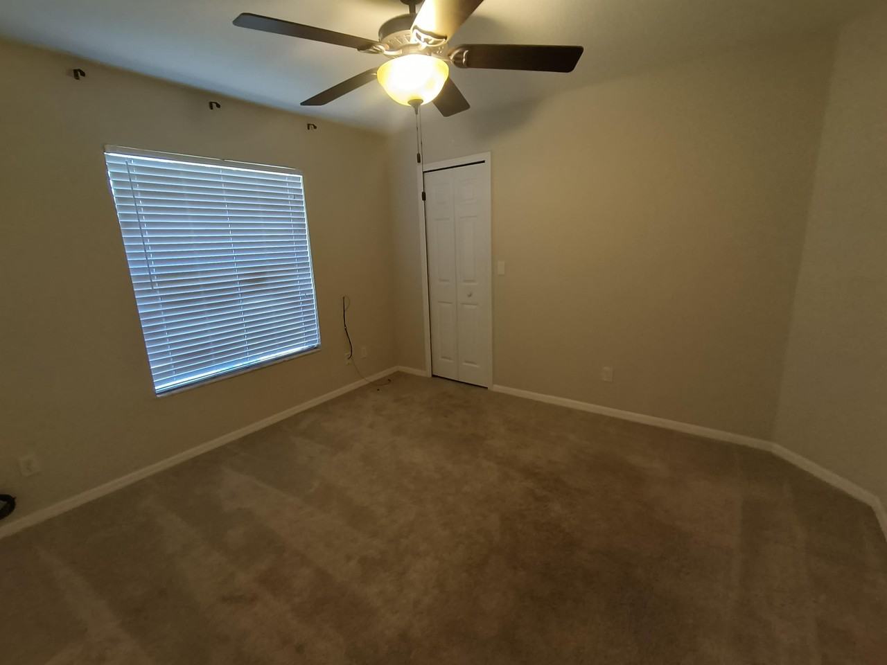 2208 Nw 18th Ave - Photo 2 of 27