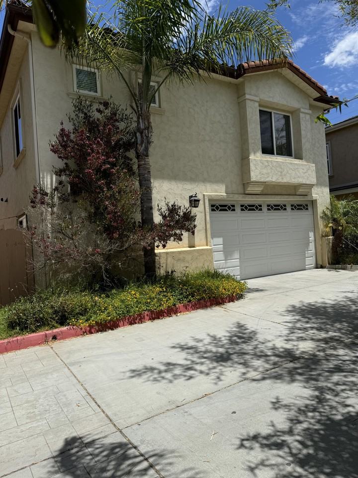 819 Florida St - Photo 6 of 7