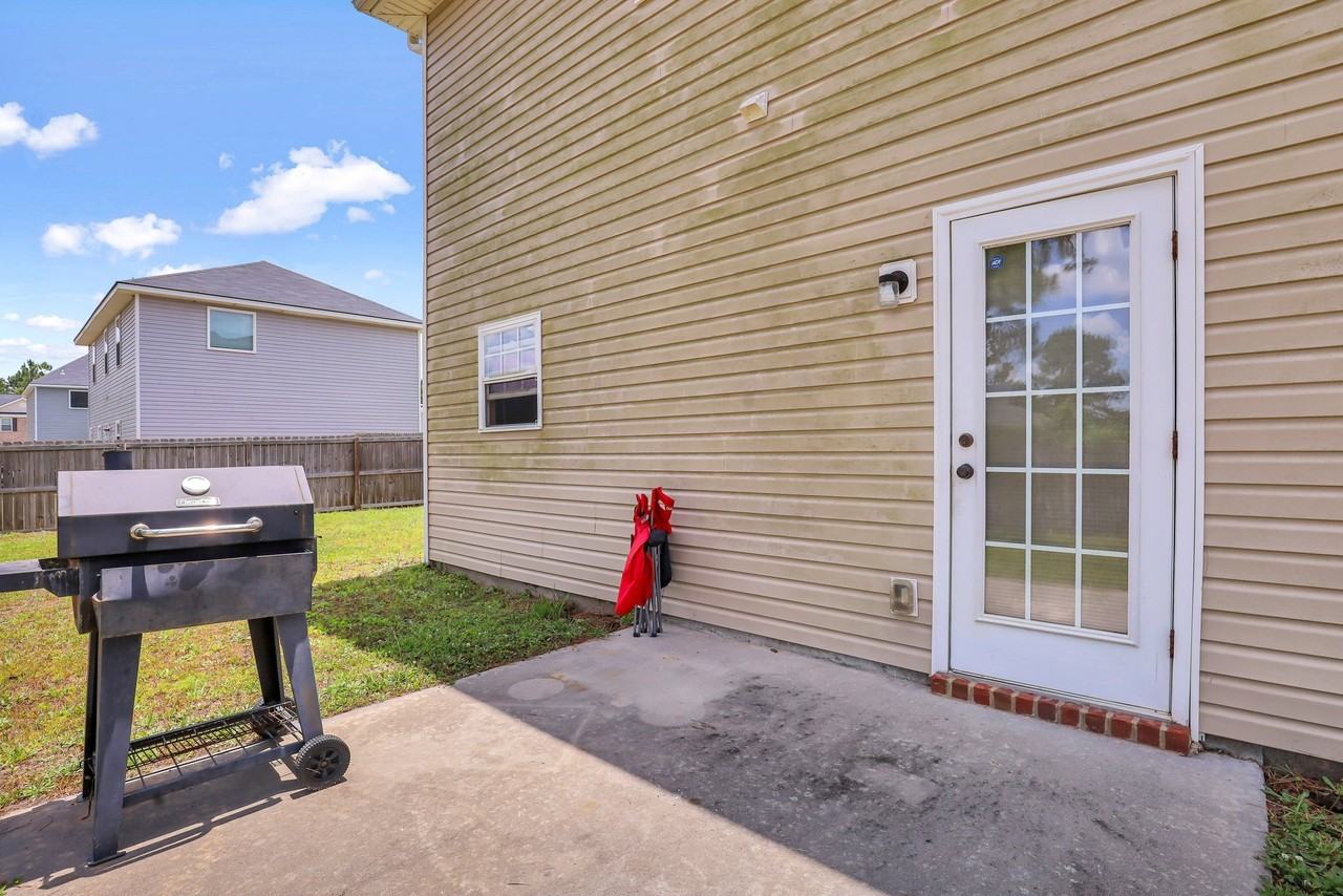 1515 Bayberry Dr - Photo 6 of 35