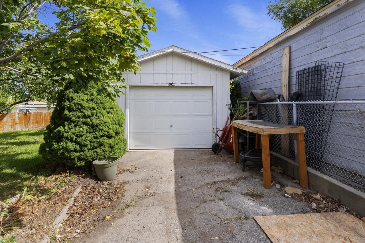 616 W 4th Ave - Photo 4 of 15